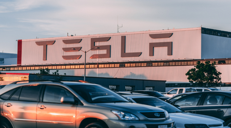 En olycka och autopilot: Tesla löser stämningsansökan om dödlig krasch