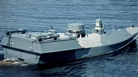 Ryssarna översvämmar Kertj-bron med fartyg för att försvara sig mot ukrainska drönarattacker till havs