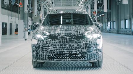 BMW har startat pilotproduktion av Neue Klasse elbilar vid en ny fabrik i Ungern