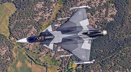 Det moderniserade stridsflygplanet JAS 39 Gripen E har en större vinge för ökad manövreringsförmåga och kan bära fler missiler