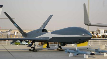 Kinas gigantiska drönare WZ-7 Soaring Dragon med en marschhastighet på 750 km/h, som kopierar USA:s RQ-4 Global Hawk, har flugit in i Taiwans luftförsvarszon