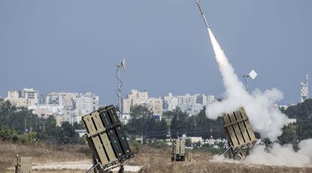 Israel har leasat två Iron Dome-batterier från USA i 11 månader och kan komma att köpa tillbaka dem på grund av den mest omfattande raketattacken på 50 år