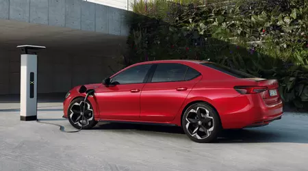 Skoda har presenterat Superb Hatch iV plug-in hybrid: 120 km räckvidd på eldrift