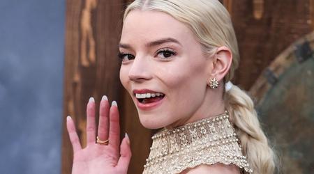 Skådespelerskan Anya Taylor-Joy kunde inte ta selfies med ett fan eftersom hon inte kunde räkna ut sin Android-smartphone (video)