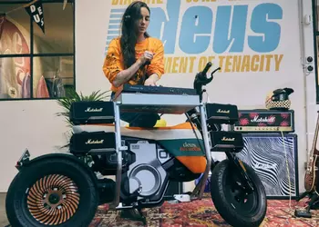 Deus Ex och BMW har skapat ...