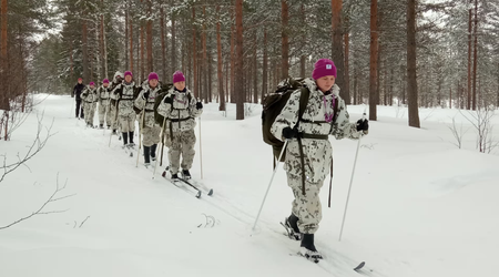 Allt fler kvinnor i Finland deltar i överlevnadskurser inför hotet från Ryssland