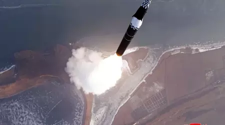 Nordkorea testar nya ballistiska missiler som de troligtvis kommer att leverera till Ryssland