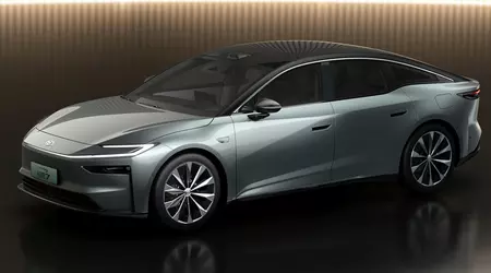 Toyotas bZ7 elektriska sedan kommer att försöka locka köpare från Tesla