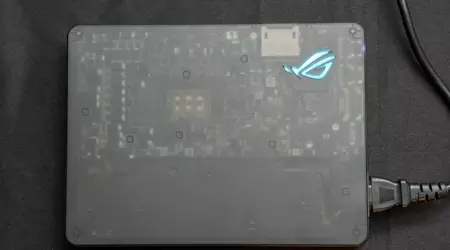 Asus visar upp världens första externa GeForce 5090 med Thunderbolt 5