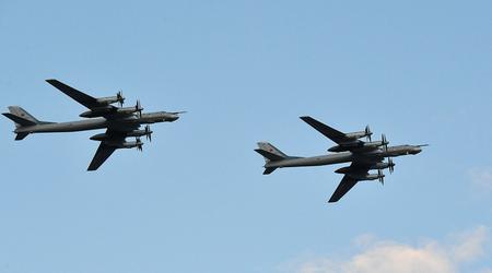 Ryssarna använder bildäck för att skydda Tu-95 kärnvapenbombplan från ukrainska kamikaze-drönare