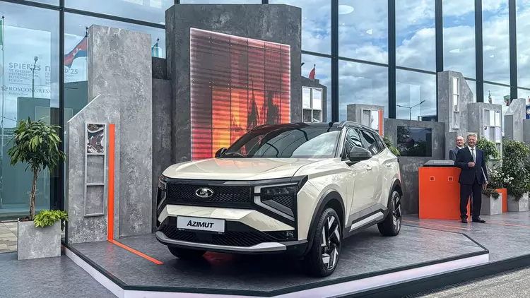 AvtoVAZ presenterade LADA Azimut, som egentligen ...