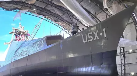 USA har skapat en 50 meter lång marin drönare som kan bära luftvärnsrobotar