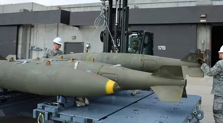 Trump upphäver Bidens förbud mot 2.000-punds bomber till Israel