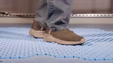 Disney HoloTile: världens första rundstrålande golv för VR-upplevelser med flera användare (video)