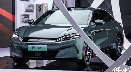 BYD Han L elektrisk sedan kan laddas med två kablar samtidigt