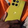 Moto G86 Power design i Green Apiary-färg