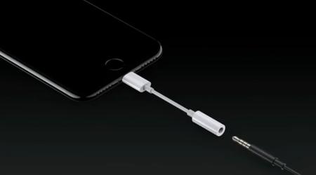 Apple upphör med Lightning-adapter för 3,5 mm hörlursuttag som följde med iPhone 7 2016