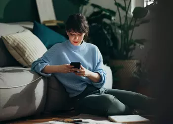 Meta varnar kvinnor för bedragare som ...