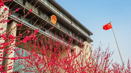 Kinavänligt YouTube-nätverk använde artificiell intelligens för att smutskasta USA - rapport