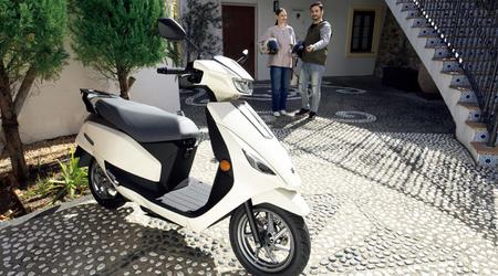 Suzuki har presenterat den elektriska scootern e-Address med en räckvidd på 87 kilometer