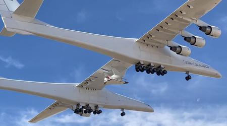 Världens största Stratolaunch Roc-flygplan har gjort sin jungfruflygning med ett tankat Talon-A hypersoniskt glidflygplan