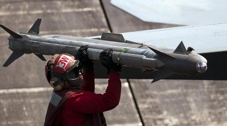 Rumänien förser sina F-16-plan med de senaste luft-till-luft-missilerna av typen AIM-9X