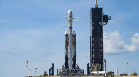 SpaceX misslyckades med att skicka upp världens största satellit i rymden och avbröt Falcon Heavy-uppskjutningen sekunder före start