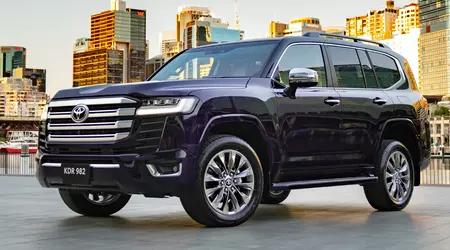 Toyota Land Cruiser 300 är nu en självkörande hybrid.