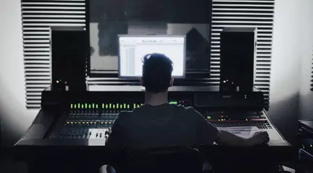 Google och Universal Music diskuterar att skapa artificiell intelligens för att återge artisters röster