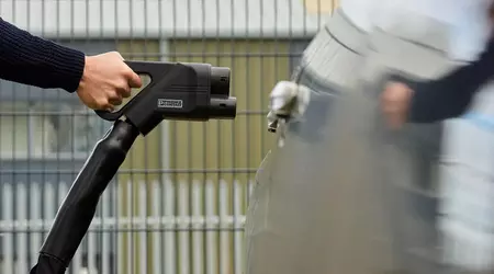 Finlands Kempower är först med att producera laddstationer med vandalresistent CableGuard-teknologi