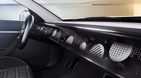 Continental har presenterat en anpassningsbar cockpit med en 1,3 meter bred E Ink-display