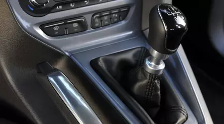 Ford har patenterat en mock-up av en manuell växelspak för elbilar