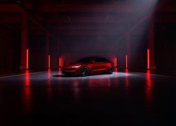 Tesla har presenterat Model 3 Performance: ...