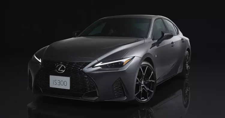 Lexus lägger ner ett antal modeller