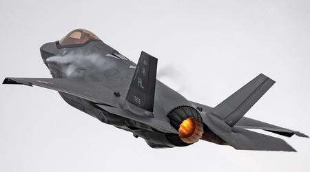 Lockheed Martin har erhållit nästan 176 miljoner dollar för att stödja leveranser av femte generationens F-35 Lightning II stridsflygplan enligt ett kontrakt på 30 miljarder dollar