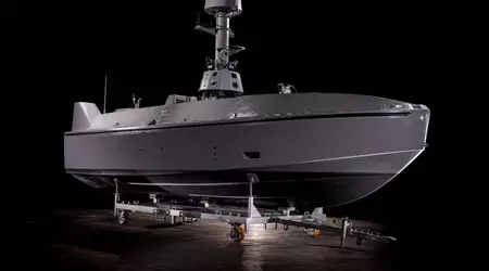 Frankrike testar en kamikaze-maritim drönare genom att träffa en pråm