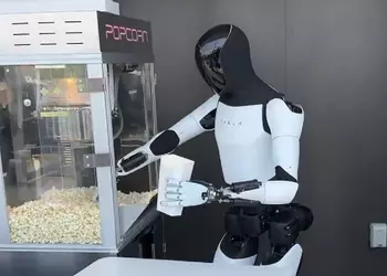 Videon för dagen: roboten Optimus bjuder ...