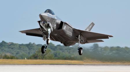 Efter att ha beställt F-35 Lightning II beslutade Tjeckien att inrätta ett center för utbildning av piloter till femte generationens stridsflygplan