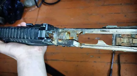 Ryska militärpropagandister går på mattan: AK-12 visade sig vara "rostigt skit"