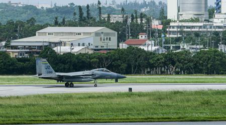 U.S. Air Force har återlämnat äldre fjärde generationens F-15C Eagle stridsflygplan till Kadena-basen i Japan