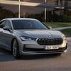 Miniatyr - nya Skoda Superb Hatch iV - vy 1