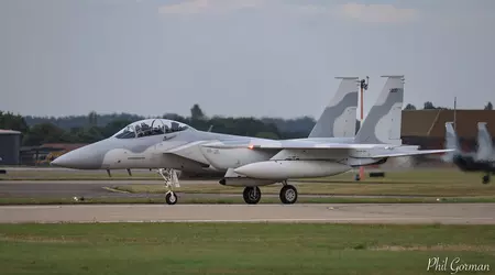 Boeing slutför leveranserna av stridsflygplanet F-15QA Eagle till Royal Qatar Air Force enligt ett kontrakt värt 12 miljarder USD