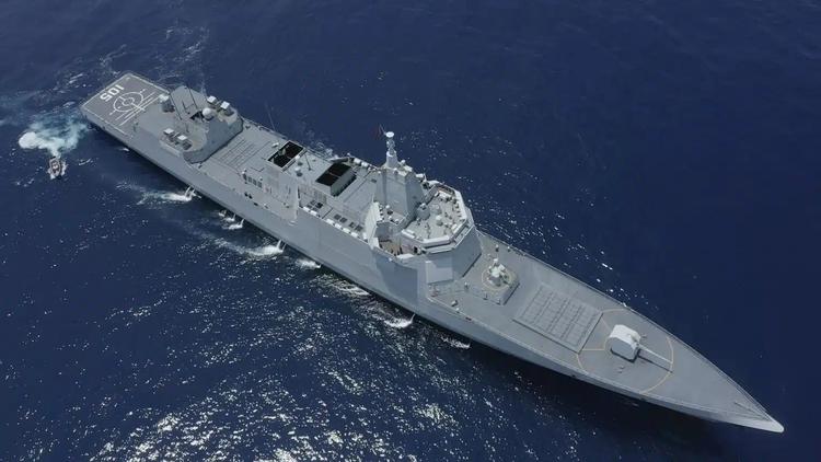 Kina sjösätter en ny "stor jagare" ...