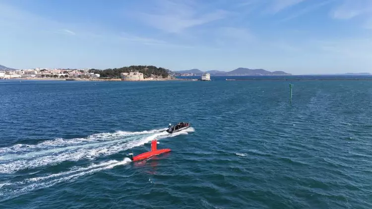 Franska flottan planerar att kombinera amfibiskt ...