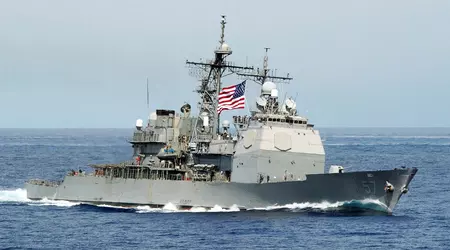Den amerikanska flottan har tagit kryssaren USS Lake Champlain ur drift efter 35 års tjänst - krigsfartyget var bärare av Tomahawk-missiler, överlevde en explosion och en kollision med ett fiskefartyg