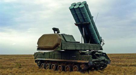 En ukrainsk FPV-drönare träffade avfyrningsrampen till ett modernt ryskt Buk-M3 luftvärnsrobotsystem
