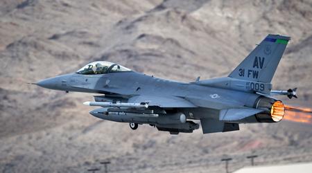 Amerikanskt stridsflygplan av typen F-16 Fighting Falcon förstör turkisk drönare för första gången i historien