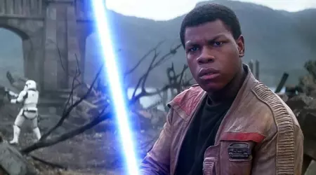 För rollen som stormtrooper Finn i Star Wars spenderade skådespelaren John Boyega nästan alla sina pengar på en taxi för att höra samma "du är med i filmen"