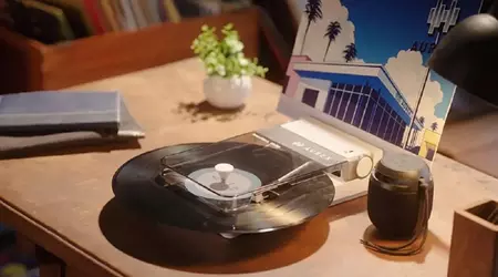 Toshiba har avslöjat Aurex AX-RP10 bärbar skivspelare som låter dig lyssna på musik var du än går