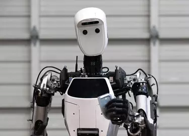 "De kommer": hur humanoida robotar stormar fabriker, lagerlokaler och våra hjärtan